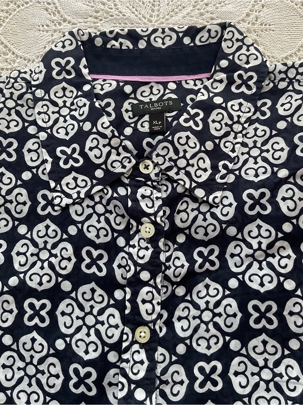 Talbots Navy & White Patterned Button-Up ⭐️ cotton ⭐️ PXL